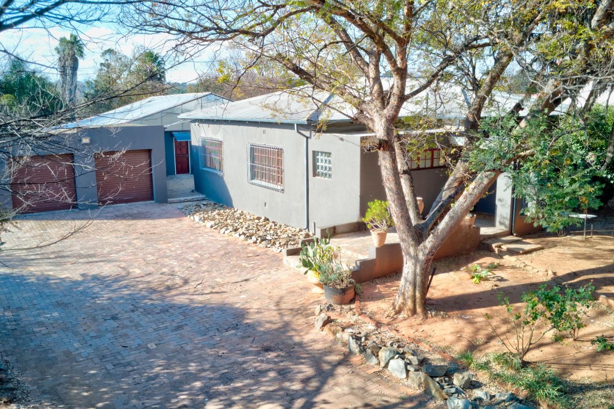 House For Sale in Florida, Roodepoort - Photo 2
