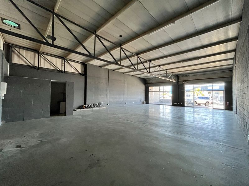 183m2 Retail / Showroom Space TO LET | Okavango Junction | Brackenfell - Photo 3