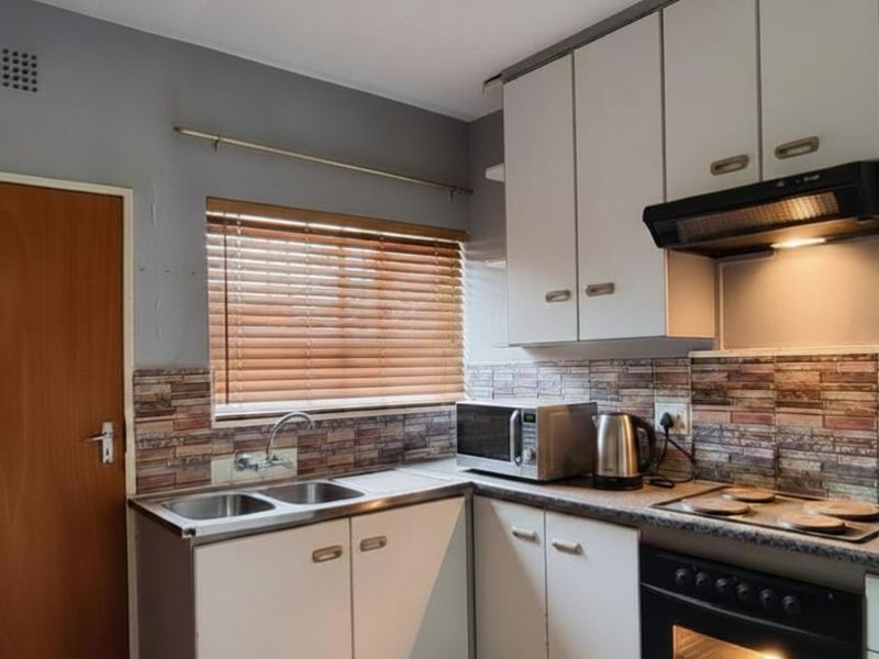 2 bed Apartment For Sale in Brenton, Boksburg R650 000. - Photo 3