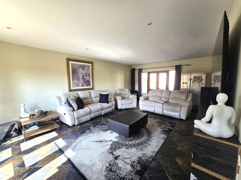 3 Bedroom Townhouse To Rent in Montana Park - Photo 3