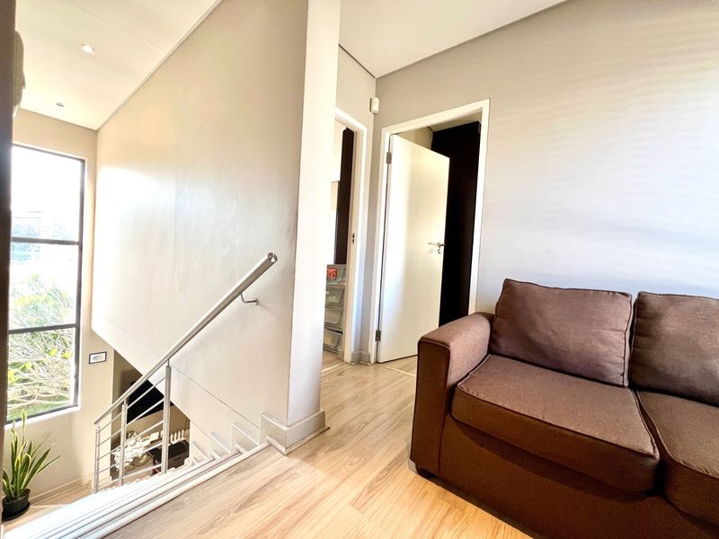 Upmarket 3 Bed Furnished Townhouse to Rent in Wendywood! - Photo 7