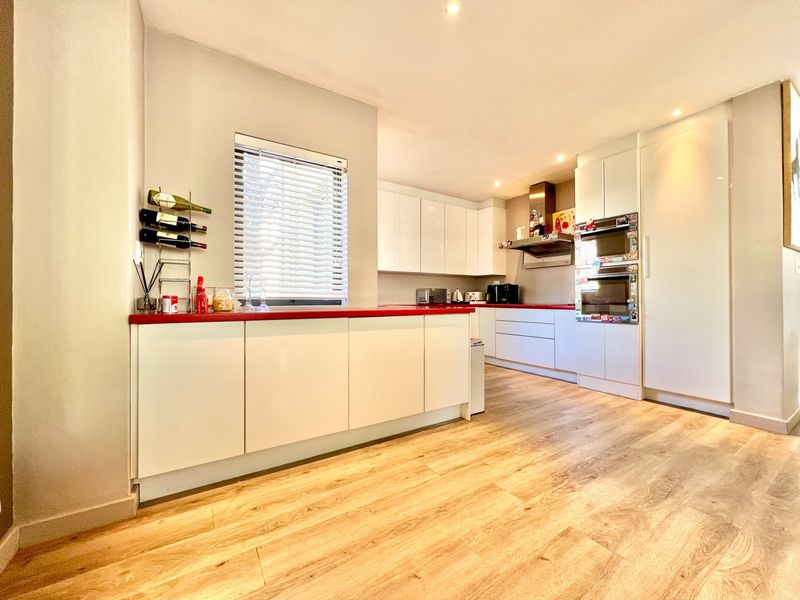 Upmarket 3 Bed Furnished Townhouse to Rent in Wendywood! - Photo 6
