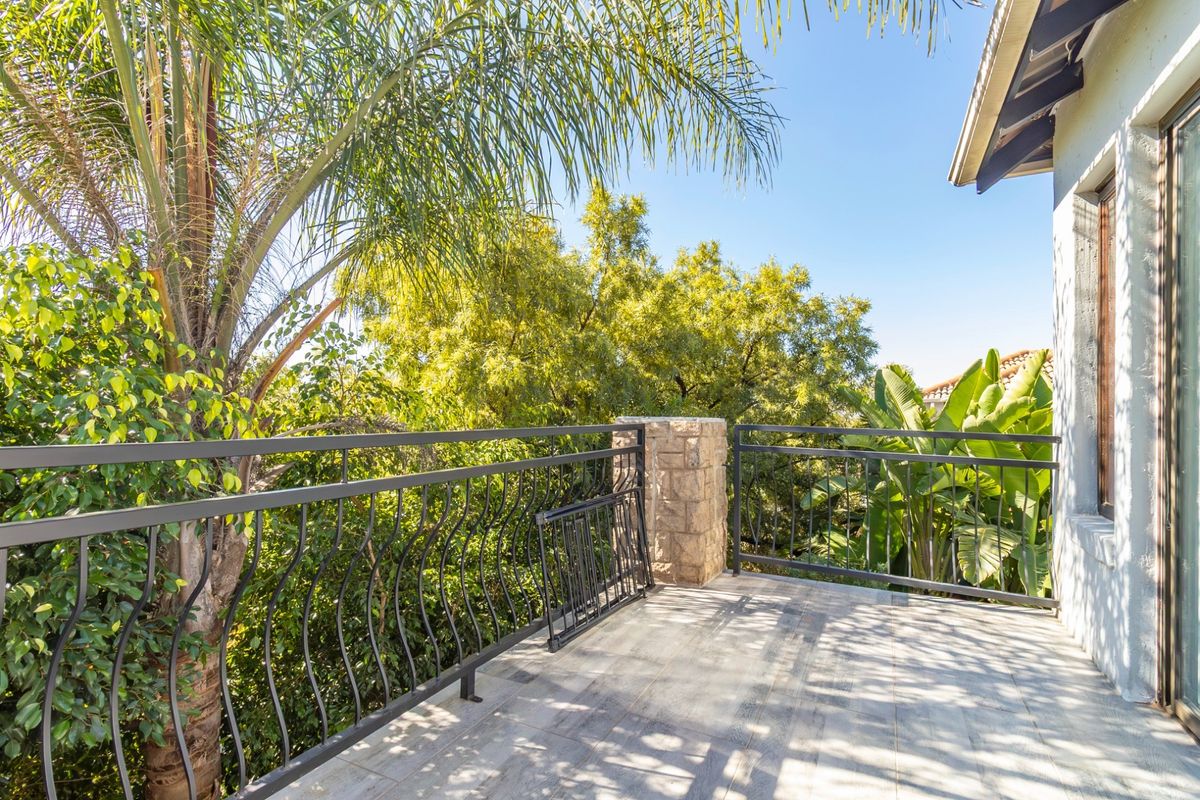 Warm, Spacious Family Living in a Secure Northgate Estate - Photo 5