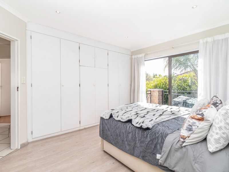 Warm, Spacious Family Living in a Secure Northgate Estate - Photo 10