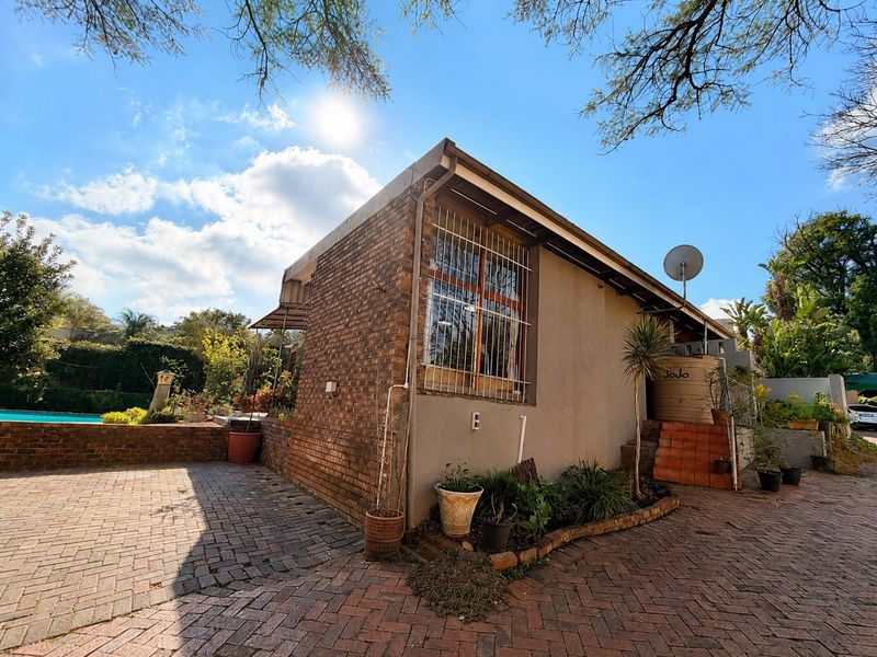 A Hidden Clinker-Stone old Gem with Endless Possibilities - Monumentpark House- Three in One - Photo 4
