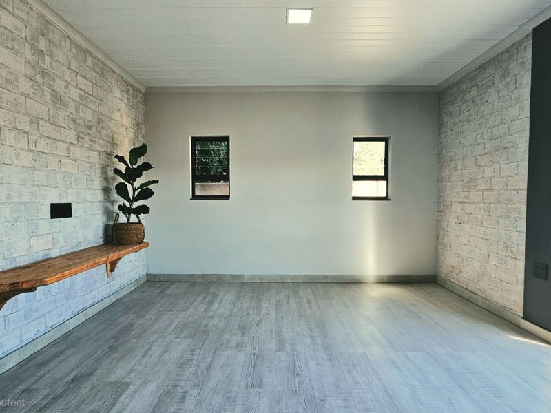 House For Sale in Albertinia - Photo 3