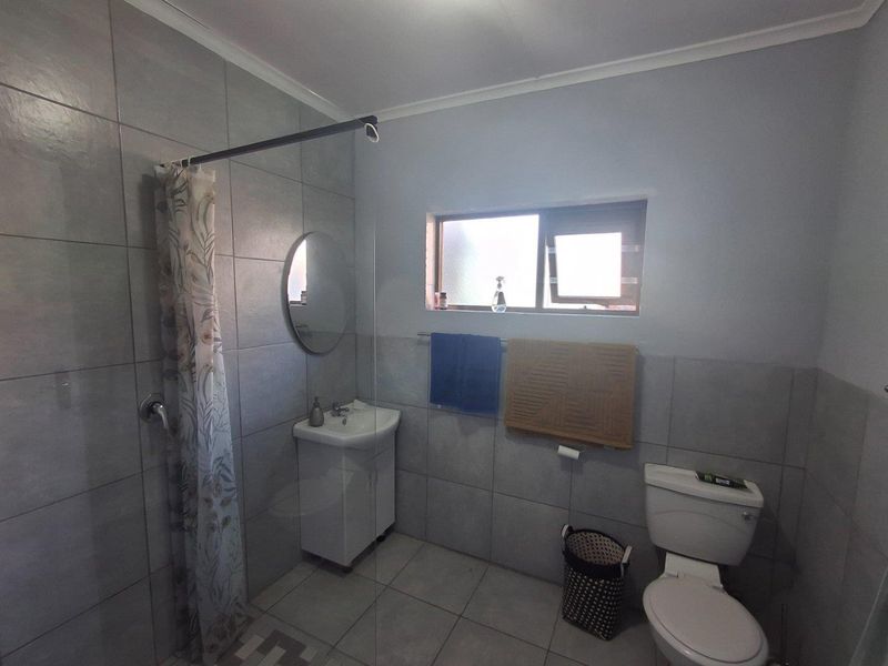 House For Sale in Stilbaai Wes, Stilbaai - Photo 8