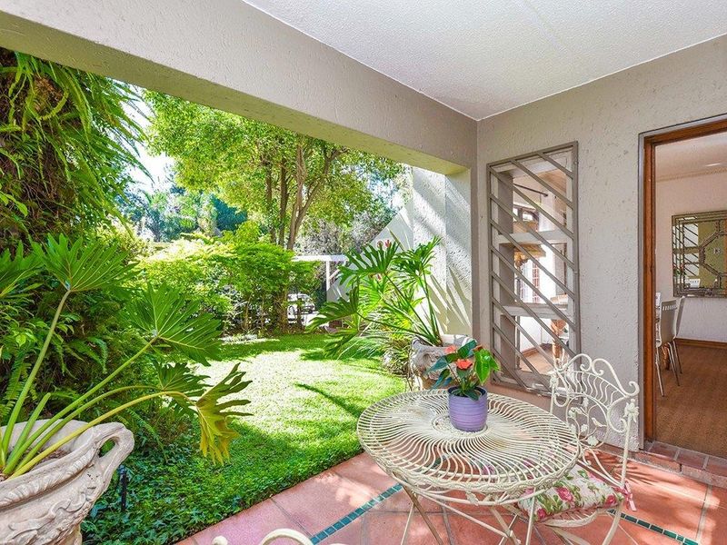Immaculate Lock-Up-and-Go Sectional Title Apartment - Ideal Addition to Your Investment Portfolio - Photo 3