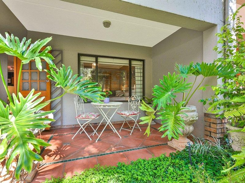 Immaculate Lock-Up-and-Go Sectional Title Apartment - Ideal Addition to Your Investment Portfolio - Photo 4