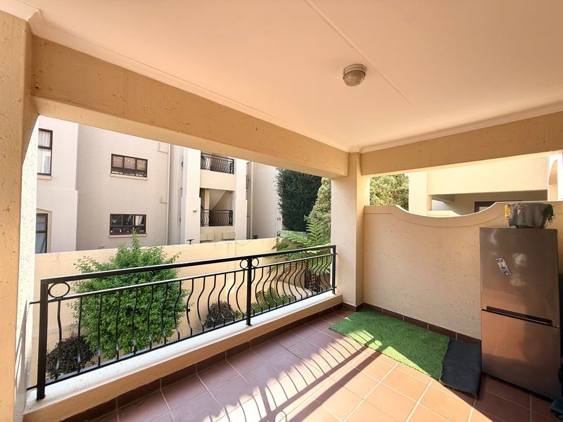Natural light and spacious apartment with a gas stove for rent - Photo 10