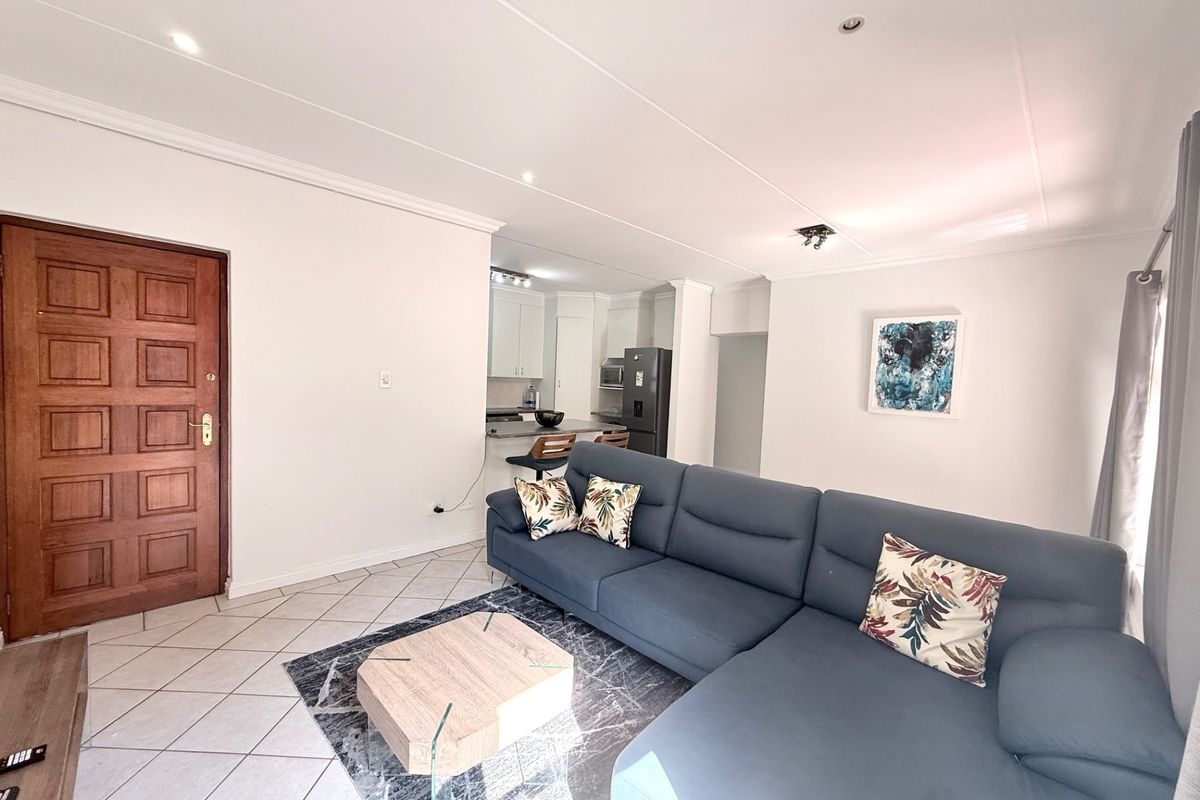 Natural light and spacious apartment with a gas stove for rent - Photo 4