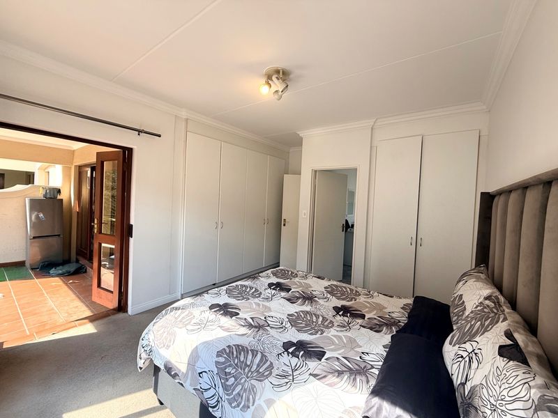 Natural light and spacious apartment with a gas stove for rent - Photo 9