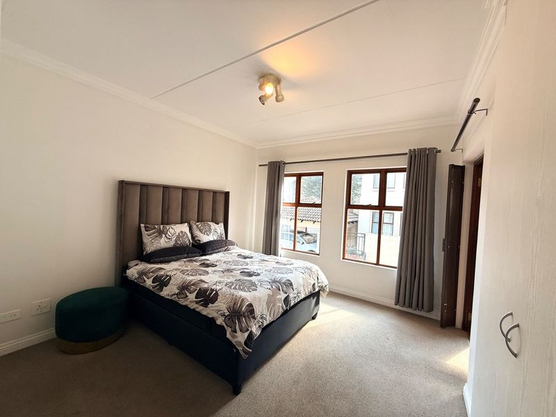Natural light and spacious apartment with a gas stove for rent - Photo 8