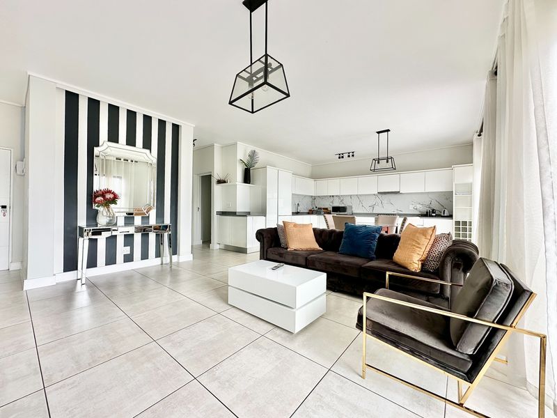 Elegant Fully Furnished Signature Penthouse To Rent in The Polofields, Waterfall, Midrand - Photo 1