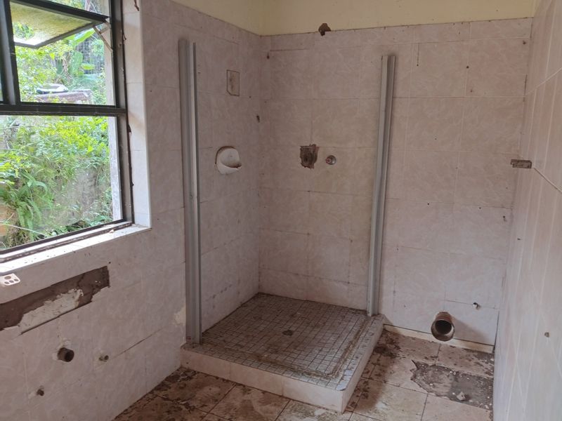 RENOVATOR'S DREAM - UNBEATABLE VALUE! - Photo 7