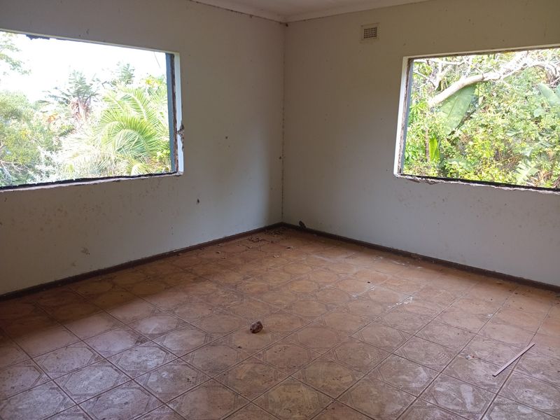 RENOVATOR'S DREAM - UNBEATABLE VALUE! - Photo 10