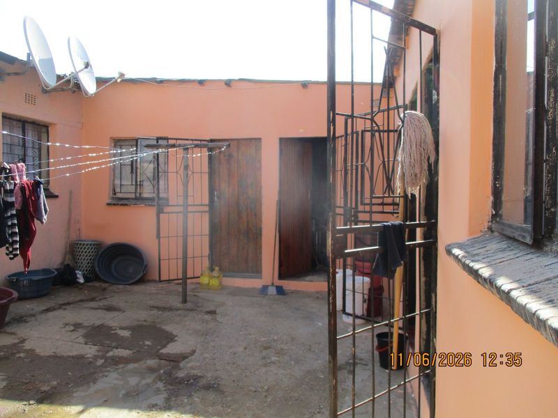 House For Sale in Tembisa - Photo 7