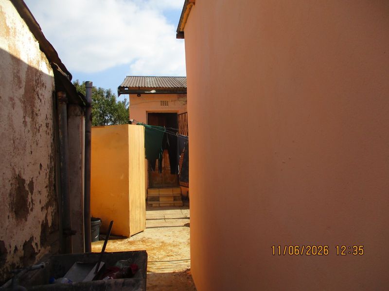 House For Sale in Tembisa - Photo 6