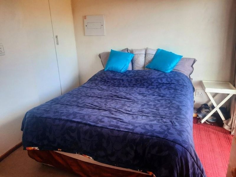 Apartment For Sale in Wilgeheuwel, Roodepoort - Photo 4