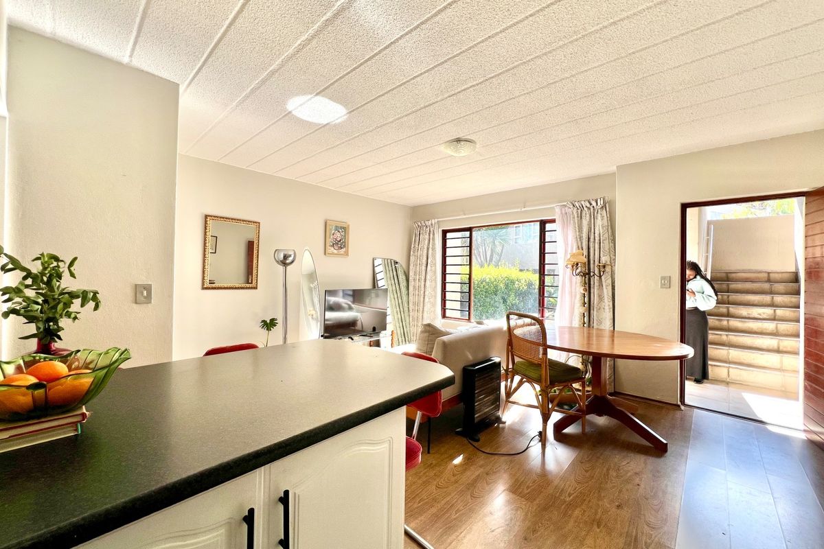 1 Bed Ground Floor Apartment For Sale in Parkwood! - Photo 2