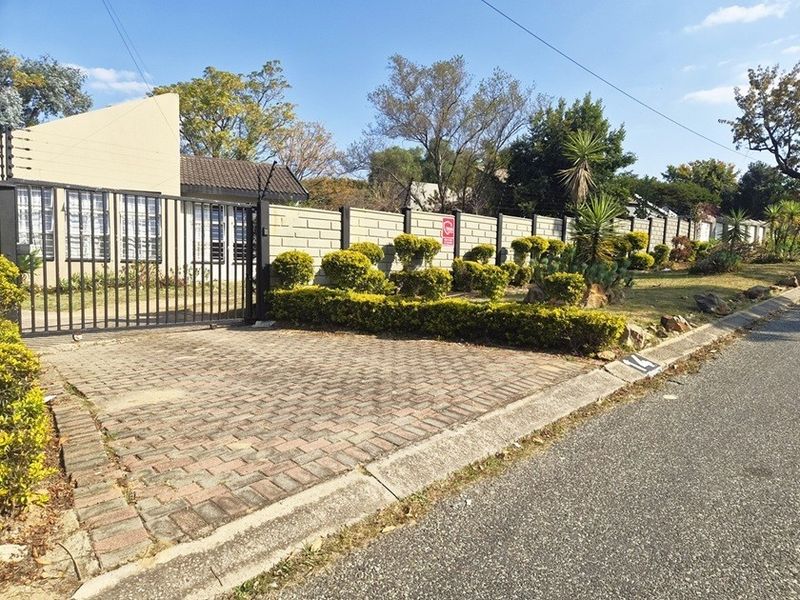 House For Sale in Bloubosrand, Randburg - Photo 1