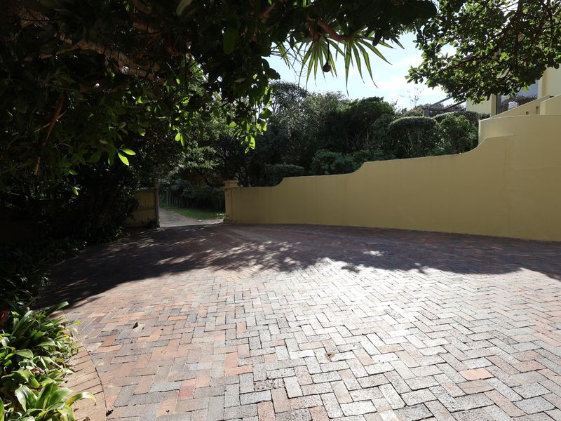 Seven Bedroom House in West Beach Port Alfred - Photo 2