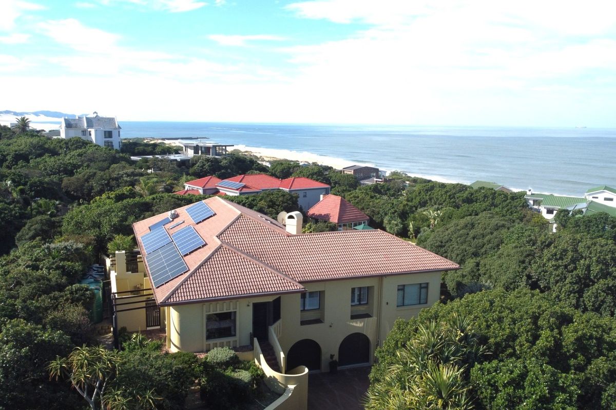 Seven Bedroom House in West Beach Port Alfred - Photo 4