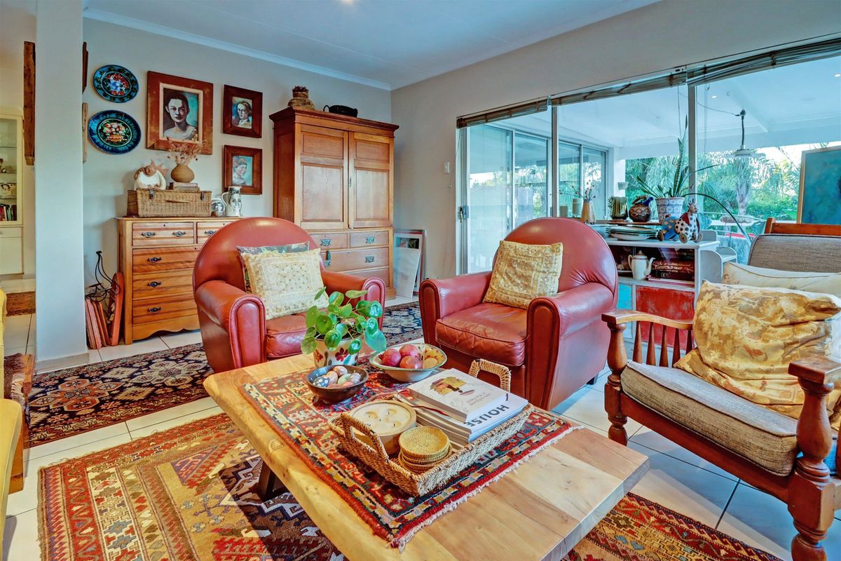 3 BEDROOM HOUSE WITH A VIEW For Sale in Waterkloof Ridge, Pretoria - Photo 3