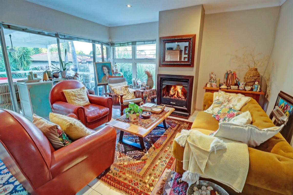 3 BEDROOM HOUSE WITH A VIEW For Sale in Waterkloof Ridge, Pretoria - Photo 4