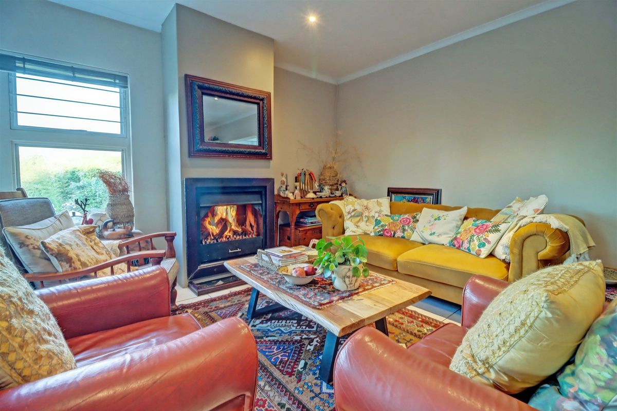 3 BEDROOM HOUSE WITH A VIEW For Sale in Waterkloof Ridge, Pretoria - Photo 5