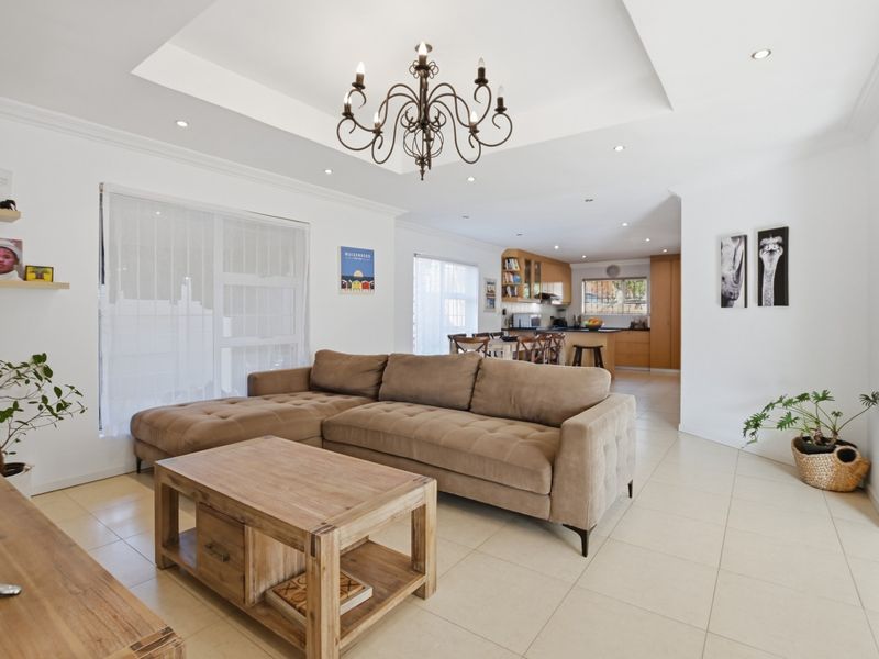 FOUR BEDROOM D/S FAMILY HOME WITH STUDY AND POOL IN PARKLANDS FOR SALE - Photo 2