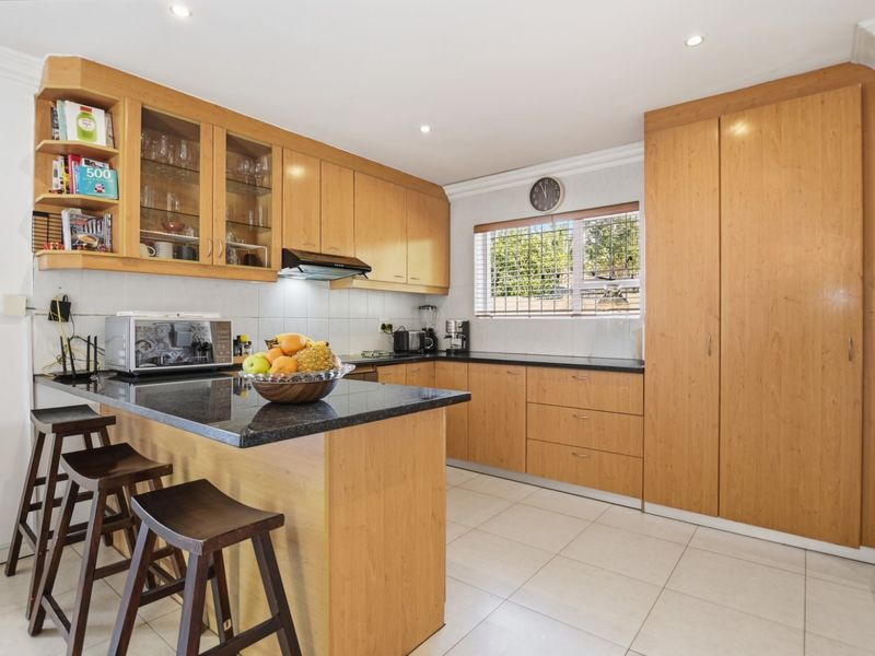 FOUR BEDROOM D/S FAMILY HOME WITH STUDY AND POOL IN PARKLANDS FOR SALE - Photo 5