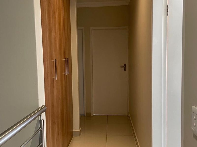 3Bedroom Duplex House To Rent in Heuwelsig Estate, Centurion - Photo 8