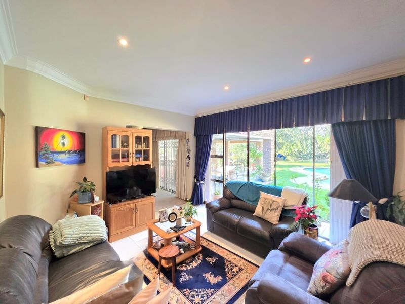 Charming Family Home In Lovely Surrounds With Versatile Income Producing Cottage - Photo 5