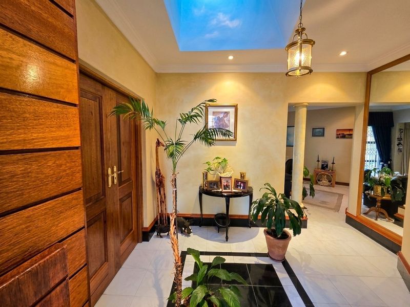 Charming Family Home In Lovely Surrounds With Versatile Income Producing Cottage - Photo 4