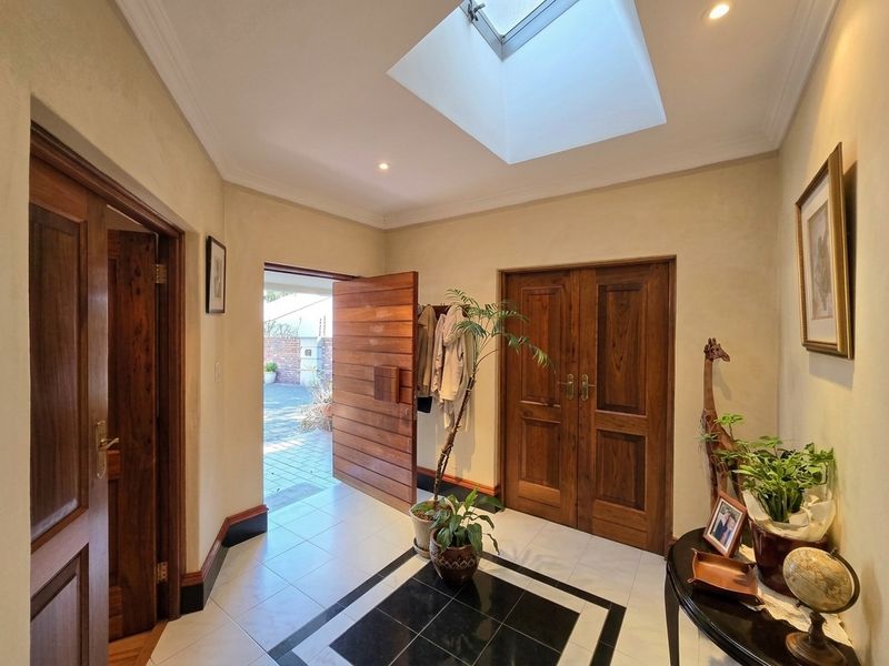 Charming Family Home In Lovely Surrounds With Versatile Income Producing Cottage - Photo 3