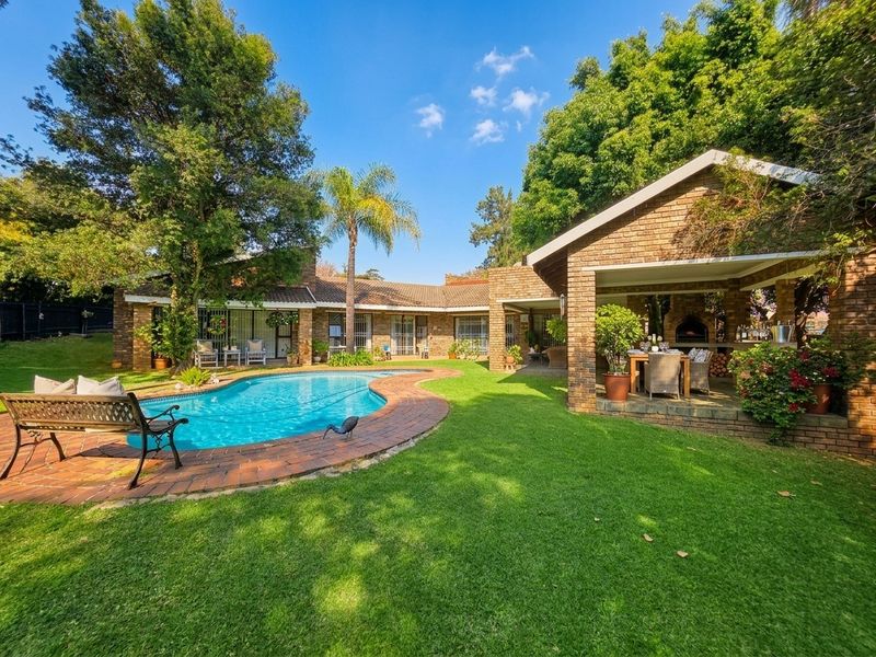 Charming Family Home In Lovely Surrounds With Versatile Income Producing Cottage - Photo 1