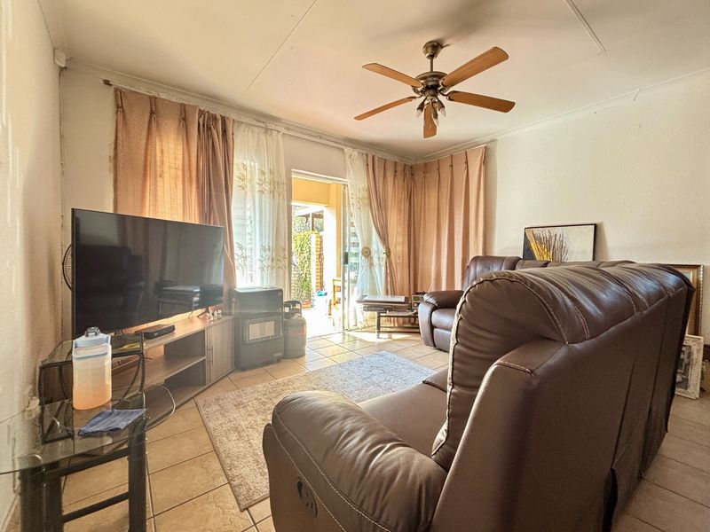 For rent - Modern 3 Bedroom Townhouse, Sasoblurg - Photo 1