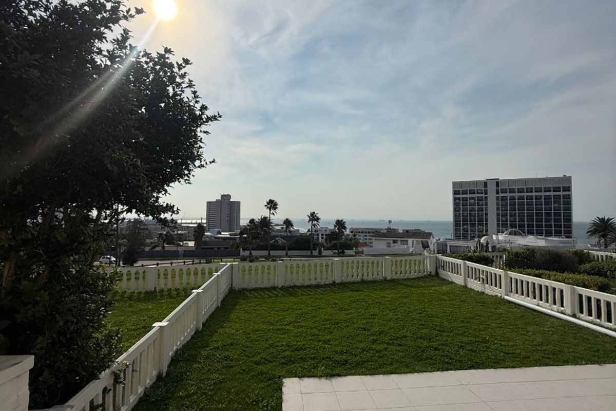 🌊 Wake Up to Ocean Views Every Day in a fully furnished duplex in Humewood 🌊 - Photo 4