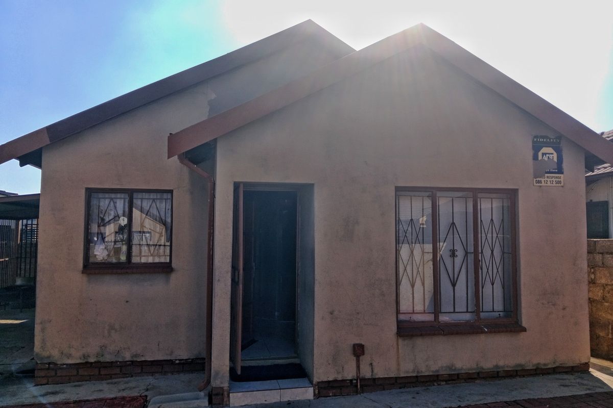 Spacious and Affordable 3 Bedroom House For Sale in Soshanguve VV, Soshanguve - Photo 4