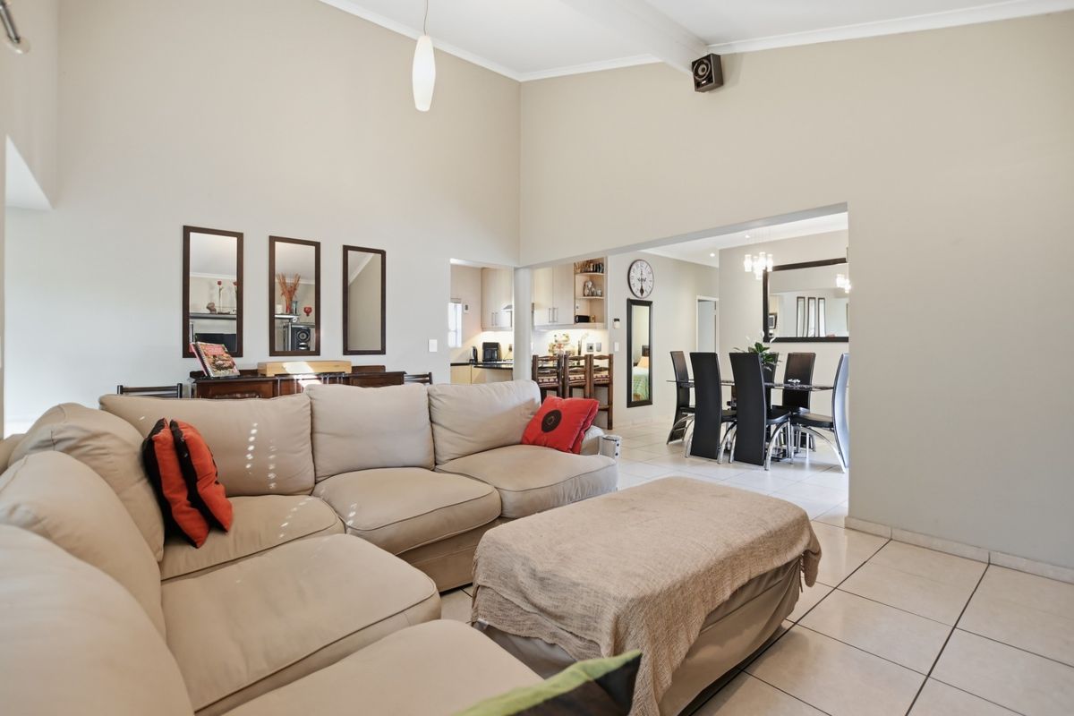 Family Home in a Prime Parklands Location - Photo 4