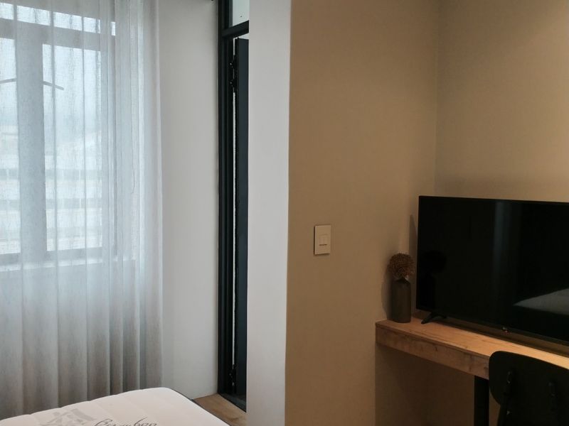 Fully furnished studio in The Carrington, Loop Street - Photo 10