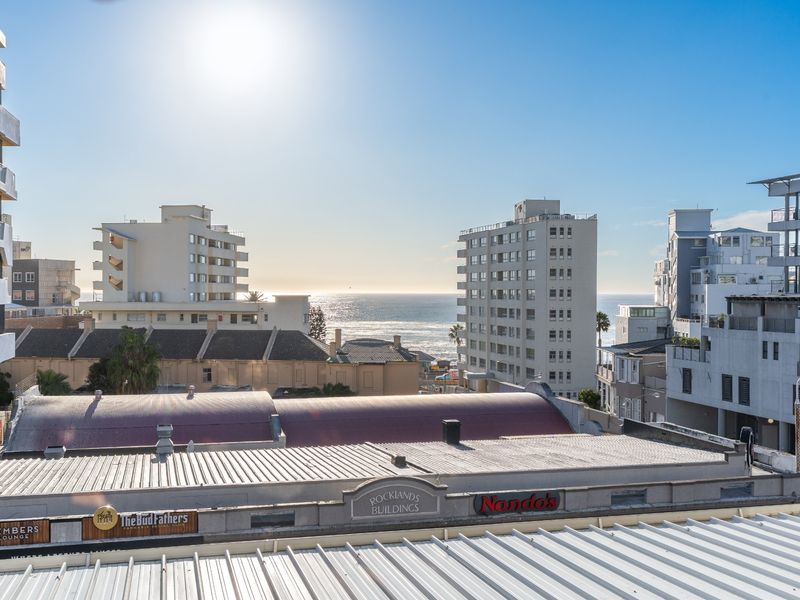 Modern 1 Bedroom Apartment in the Heart of Sea Point - Photo 8