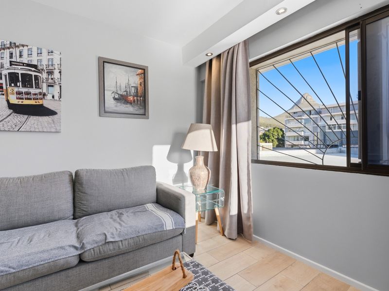 Modern 1 Bedroom Apartment in the Heart of Sea Point - Photo 7
