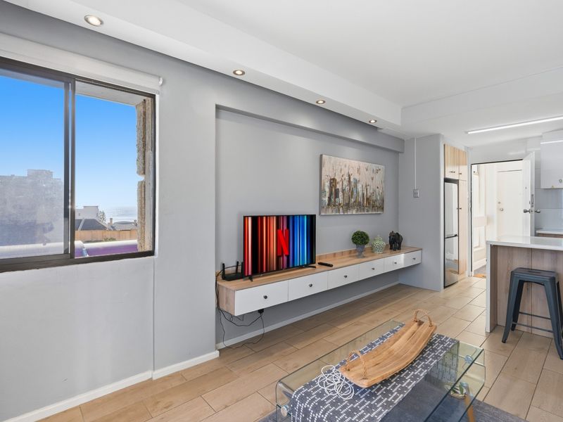Modern 1 Bedroom Apartment in the Heart of Sea Point - Photo 6
