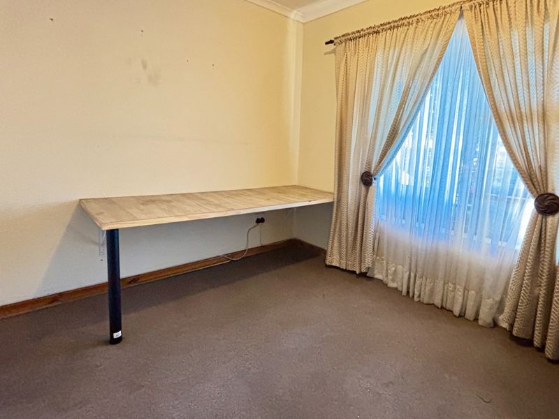 Townhouse To Rent in Vaalpark, Sasolburg - Photo 7