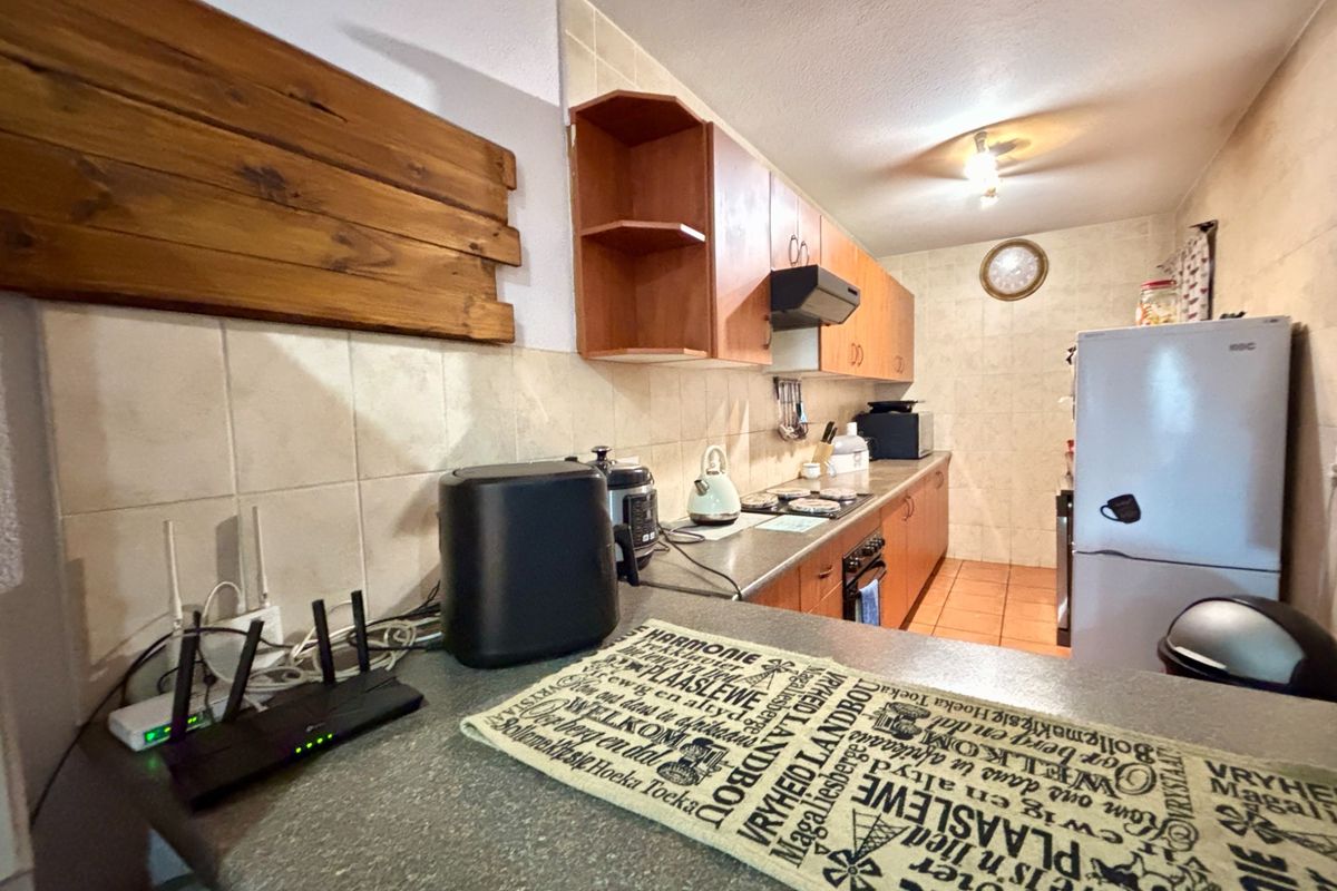 Townhouse To Rent in Vaalpark, Sasolburg - Photo 4