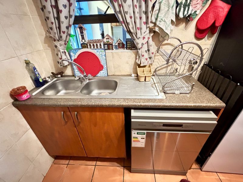 Townhouse To Rent in Vaalpark, Sasolburg - Photo 5