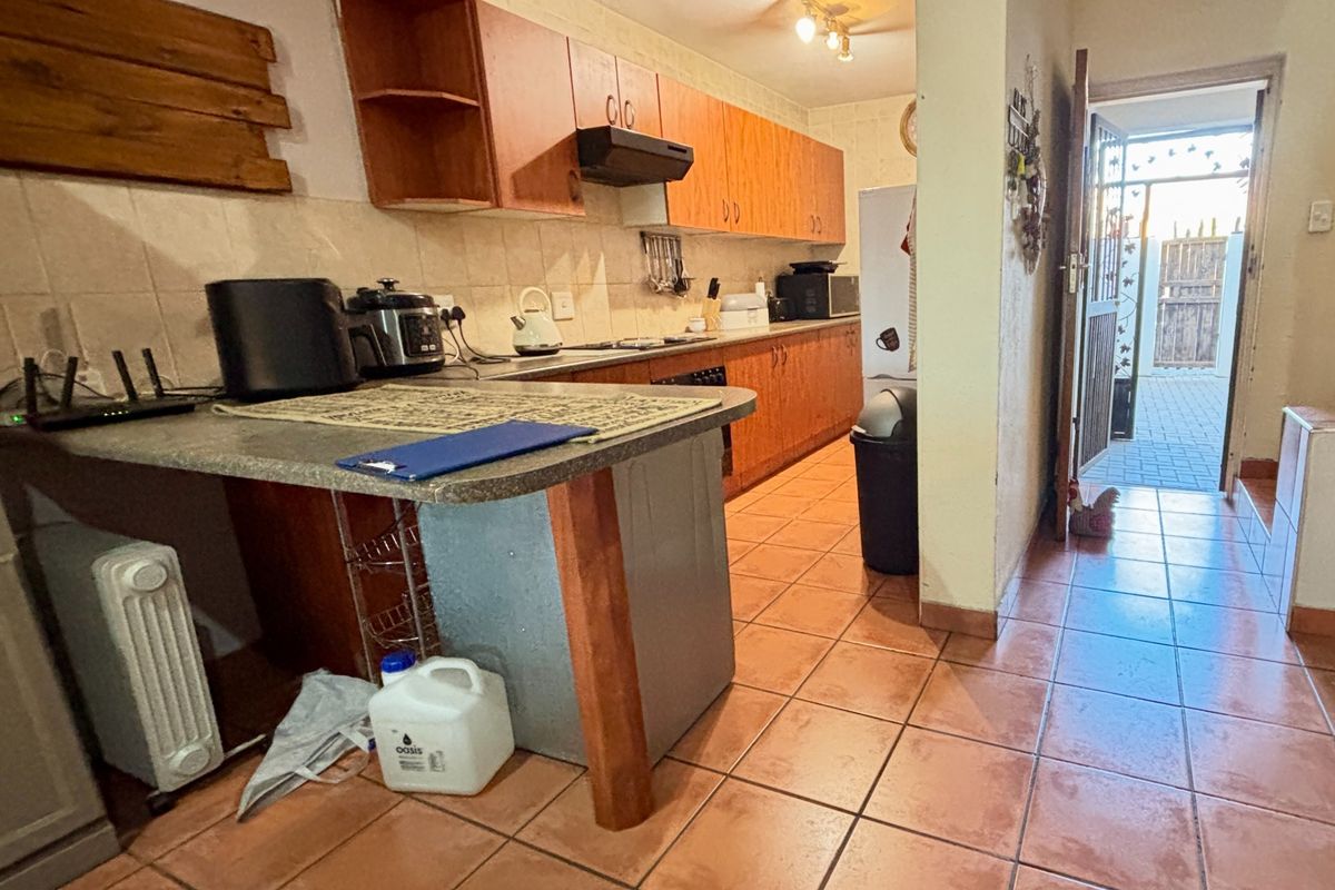 Townhouse To Rent in Vaalpark, Sasolburg - Photo 3