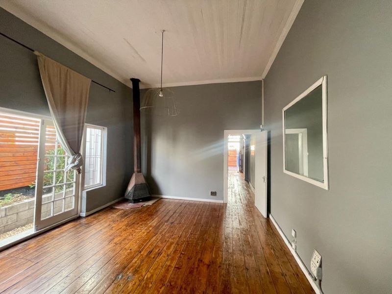 Woodstock Investment Opportunity | Guest House with Massive Potential | Highly Negotiable - Photo 2